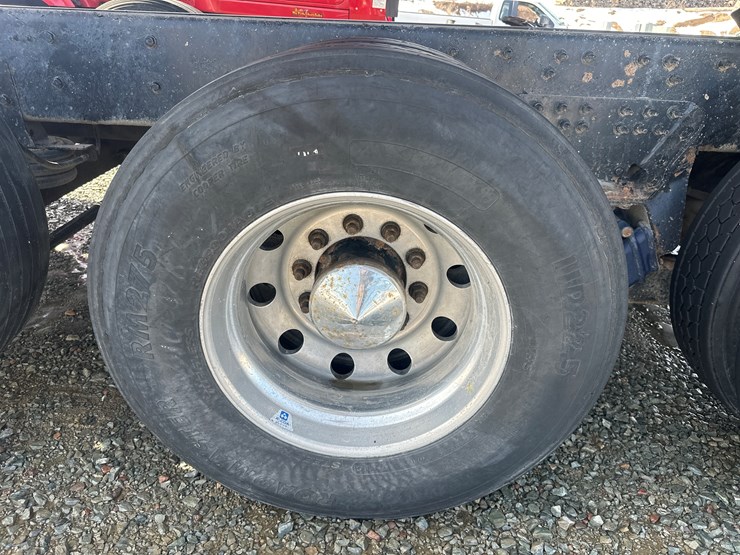 2012-international-7600-image-86