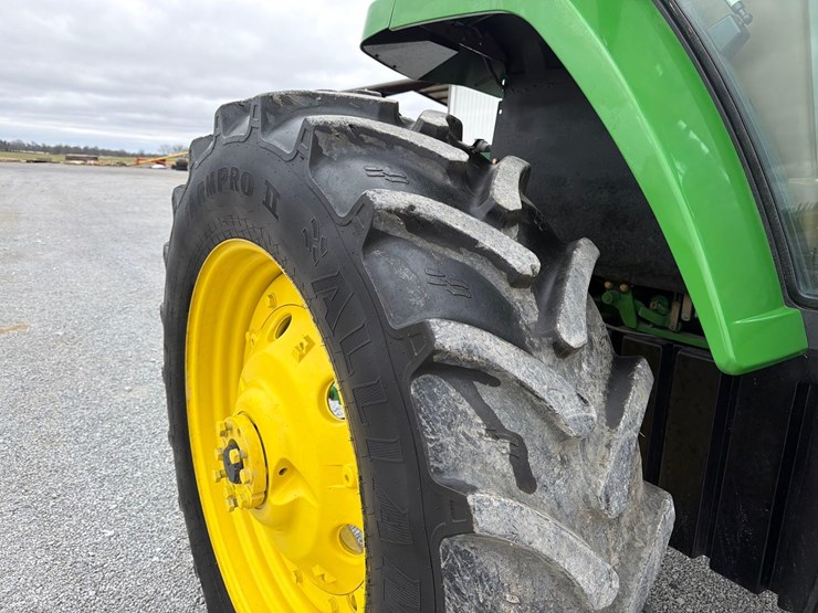 1993-john-deere-7800-image-23