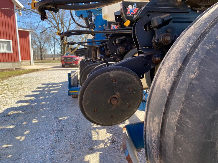 2009-kinze-3600-image-16