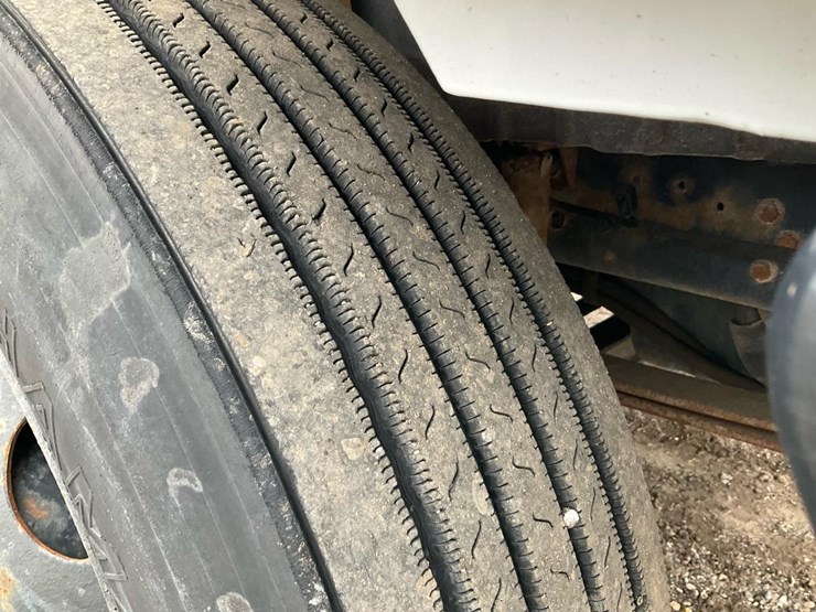 2005-international-durastar-4300-image-75