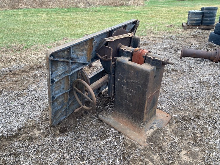 industrial-table-saw-–-industrial-art-image-2