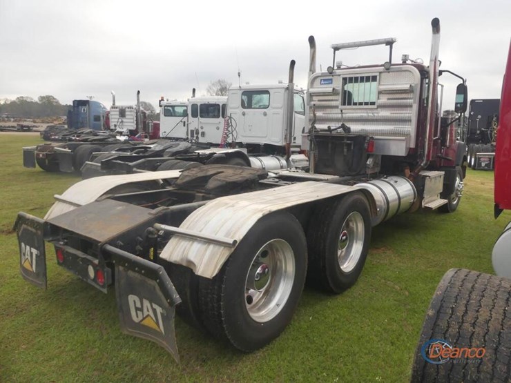 2017-caterpillar-ct660l-image-2