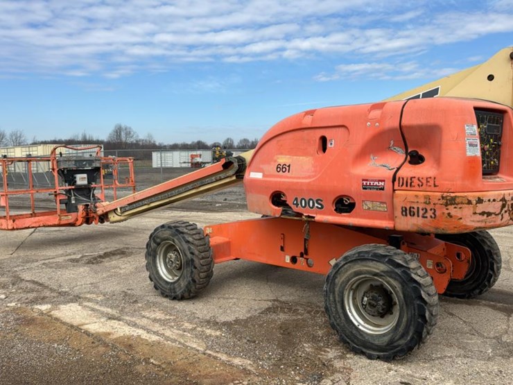 2005-jlg-400s-image-5