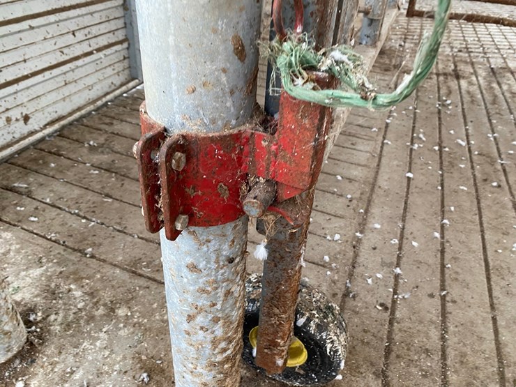 3-head-locker-on-hinges-image-9