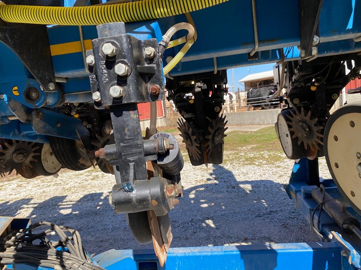 2009-kinze-3600-image-78