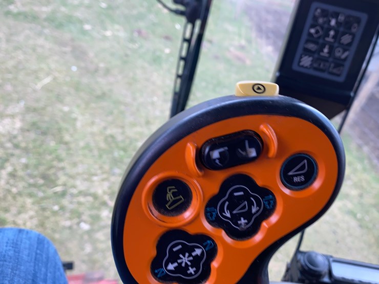 case-ih-6088-image-73