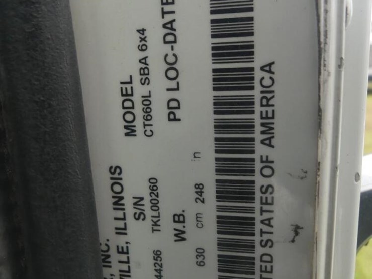 2013-caterpillar-ct660l-image-21