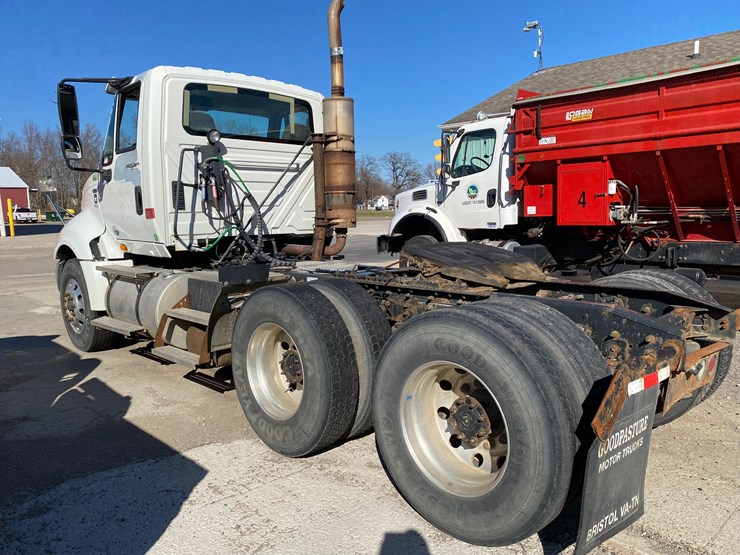 2011-international-prostar-image-8