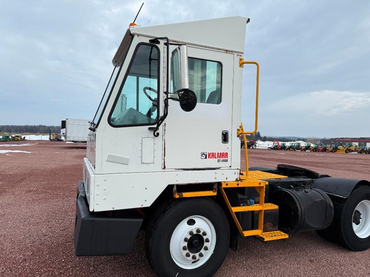 2013-kalmar-ottawa-4x2-image-27