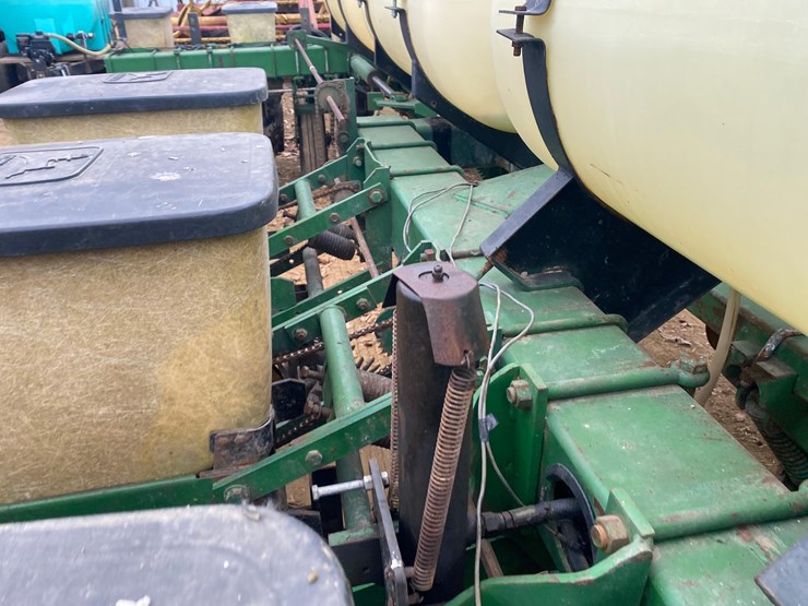 john-deere-7000-image-10