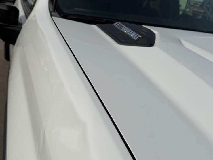 2024-chevrolet-silverado-3500-image-19