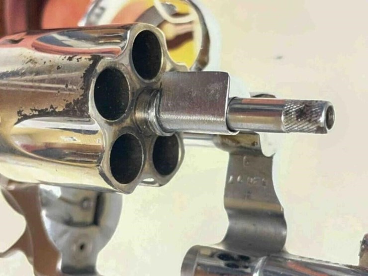 smith-&-wesson-revolver-image-15