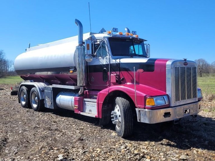 1993-peterbilt-377-image-1