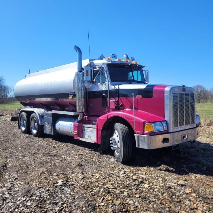 1993 PETERBILT 377
