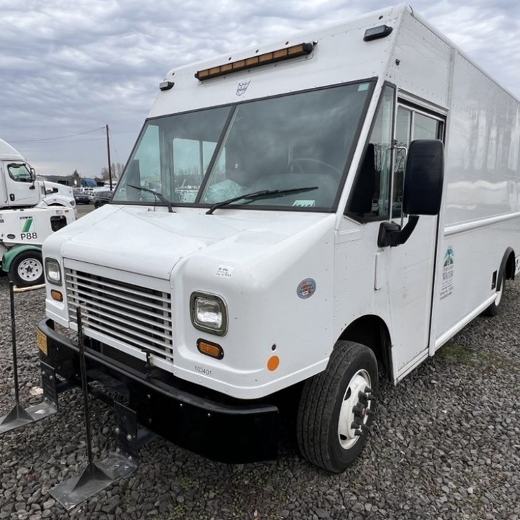 2010 FREIGHTLINER MT55