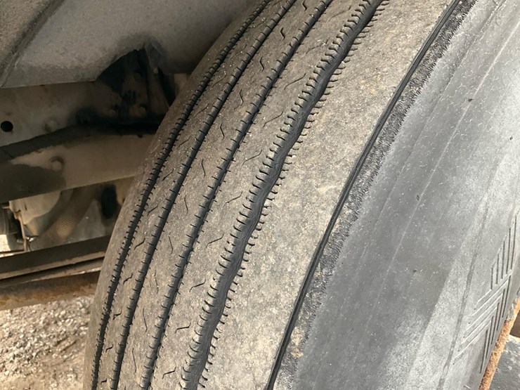 2005-international-durastar-4300-image-15