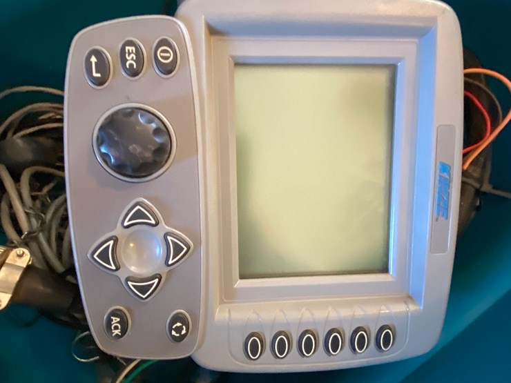 2009-kinze-3600-image-99