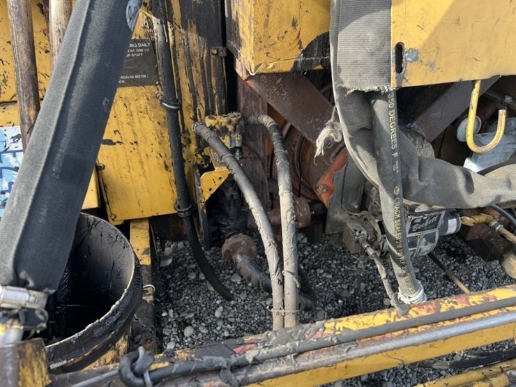 2013-bear-cat-bk250-towable-asphalt-crack-sealer-image-12