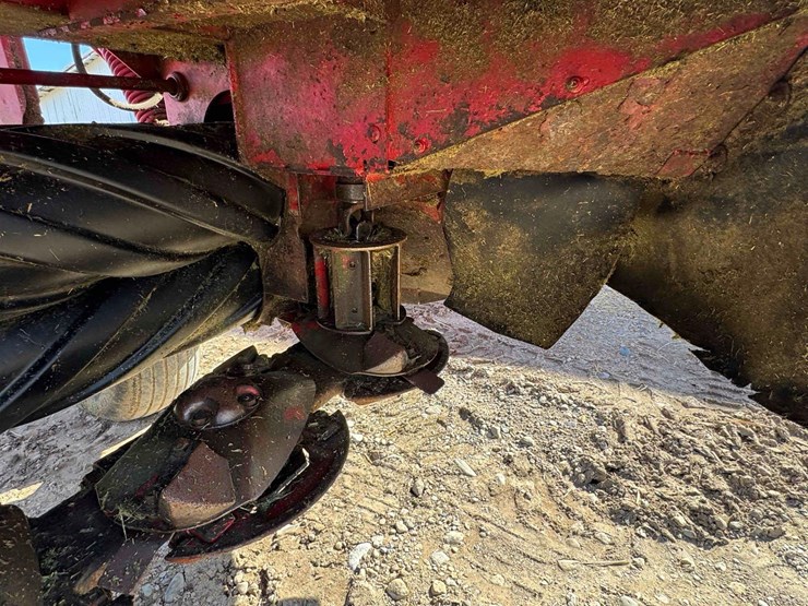 2012-new-holland-h7230-discbine,-rubber-conditioners,-10’4”-cut,-540-pto,--*ybn091009*---field-ready-image-23