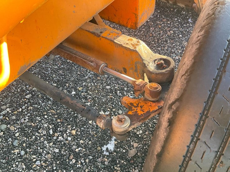 1982-case-580d-image-70