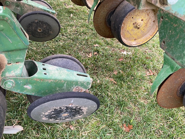 john-deere-7000-image-37