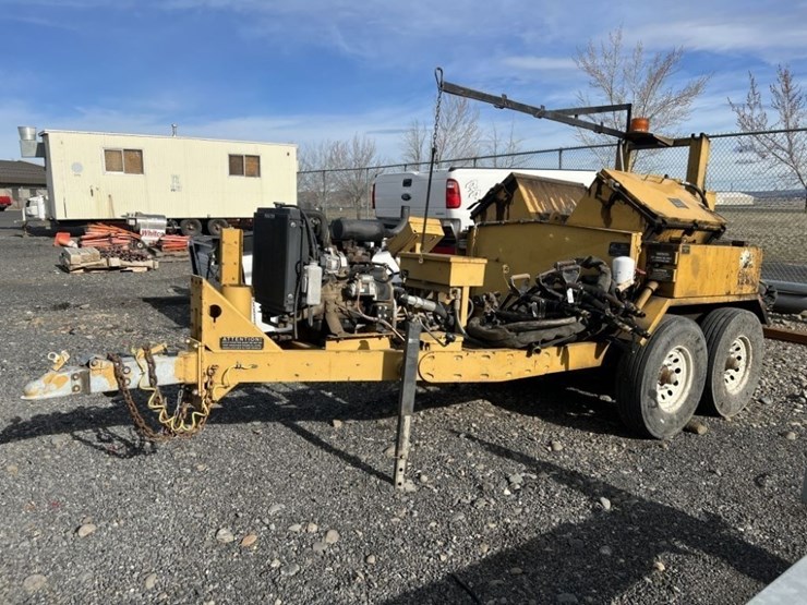 2013-bear-cat-bk250-towable-asphalt-crack-sealer-image-1