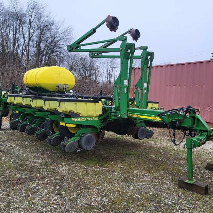 2010 JOHN DEERE 1770NT