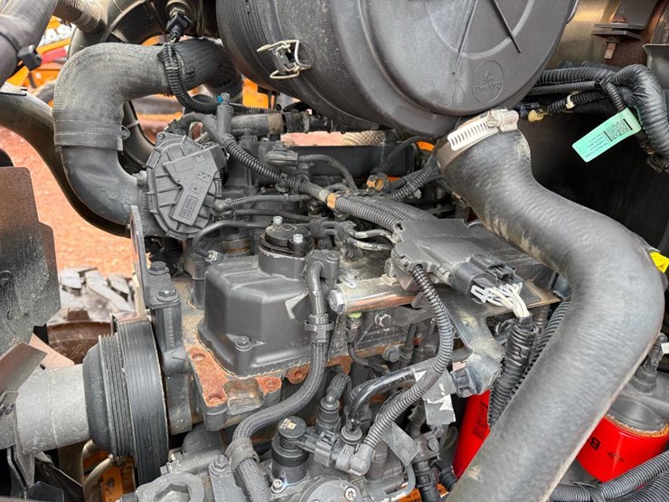 case-570n-xt-image-34