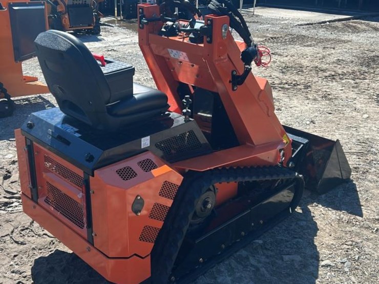 #1021-•-unused-landhero-mini-skid-steer-image-2