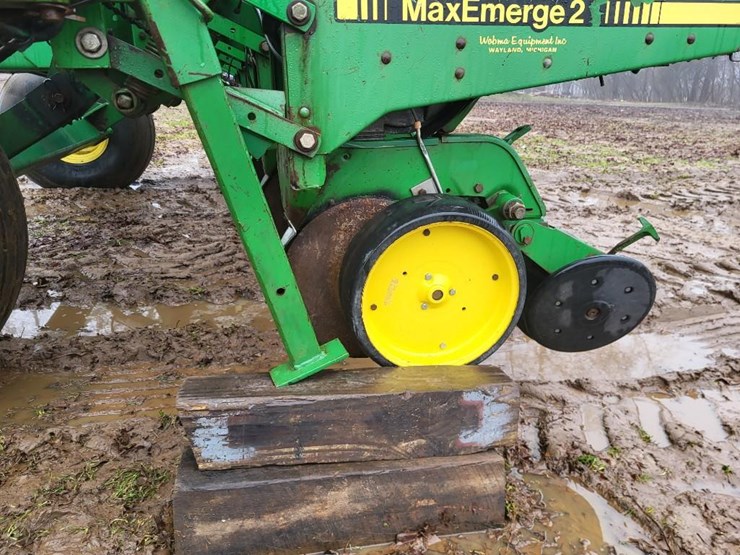 john-deere-7240-image-14