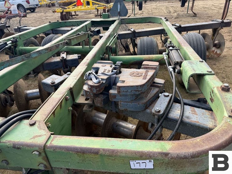 john-deere-315-image-8