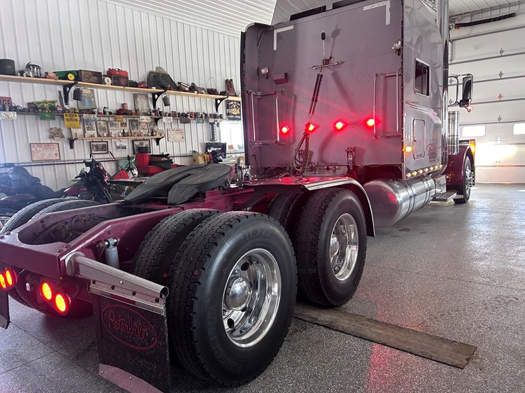 peterbilt-379-image-137