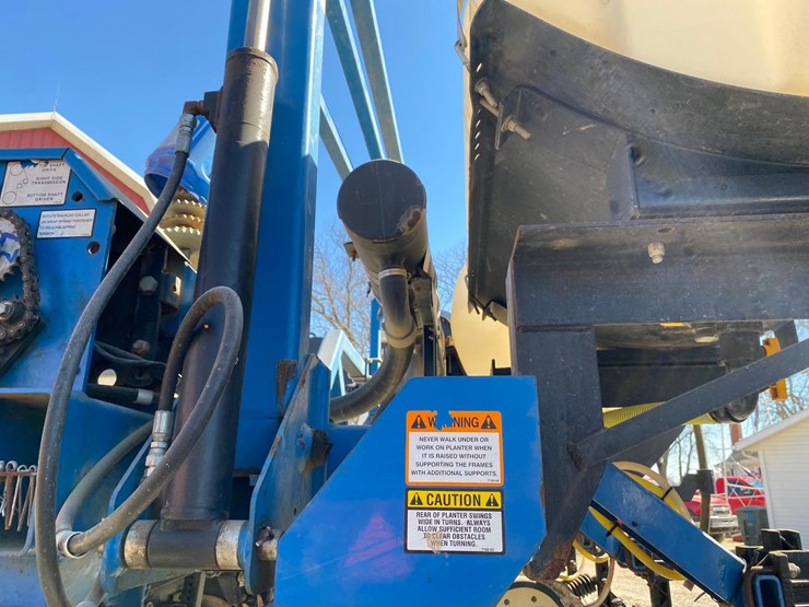 2009-kinze-3600-image-85