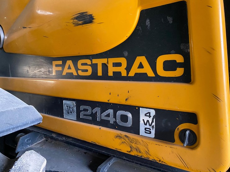 jcb-fast-trac-2140-image-2