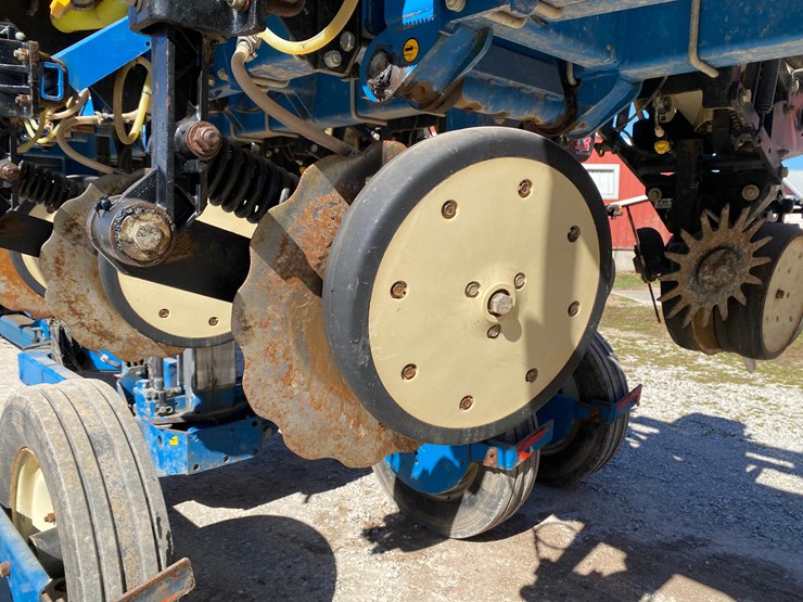 2009-kinze-3600-image-71