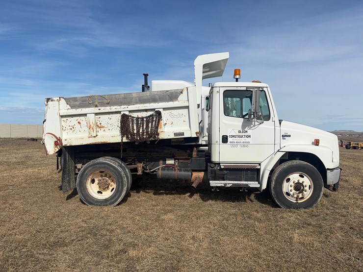 1997-freightliner-fl70-image-4