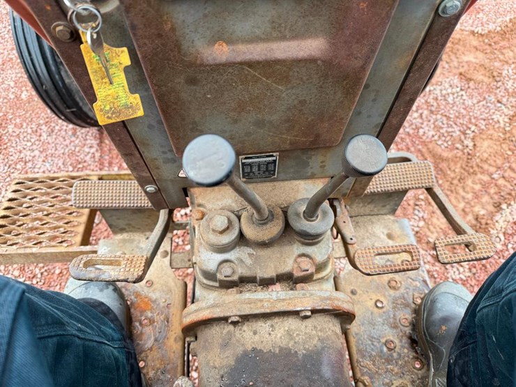 massey-ferguson-165-image-34