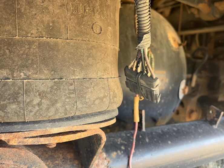 2002-kenworth-t800-image-9