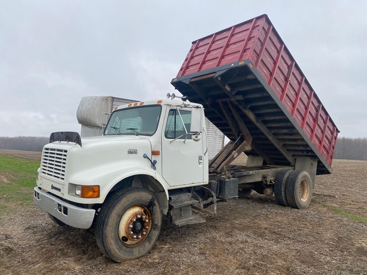 1998-case-ih-4900-image-3