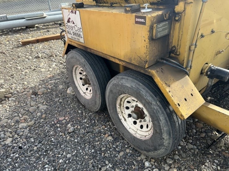 2013-bear-cat-bk250-towable-asphalt-crack-sealer-image-11