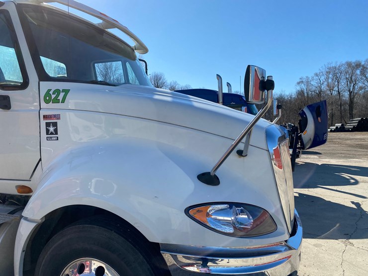 2011-international-prostar-image-14