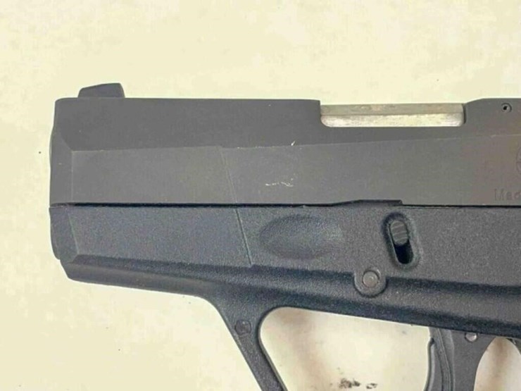 taurus-pistol-image-9