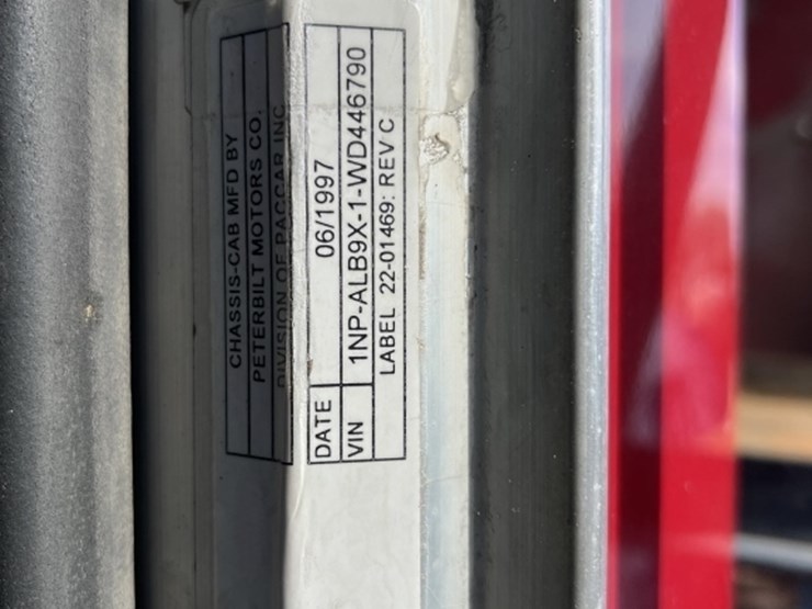 1998-peterbilt-357-image-52