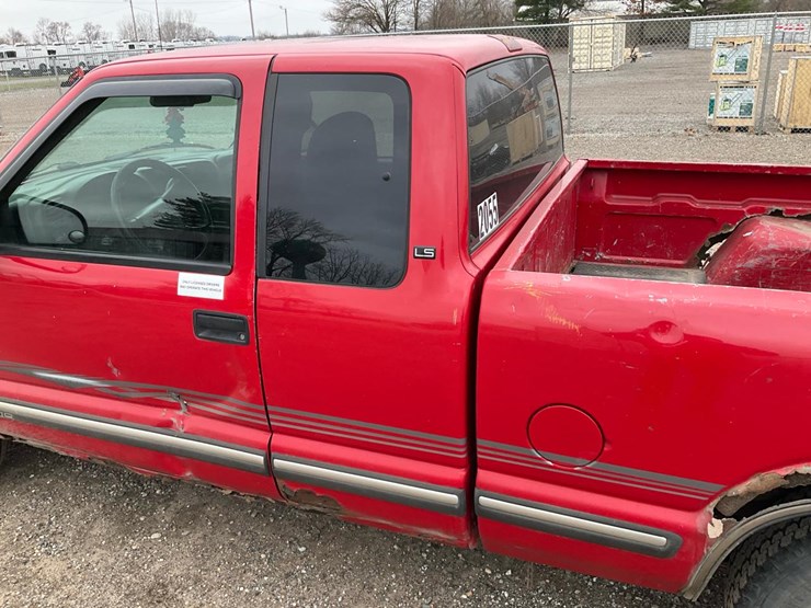 2000-chevrolet-s10-image-19