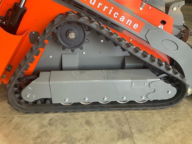 #1017-•-hurricane-hrc-700-mini-skid-steer-loader-image-7