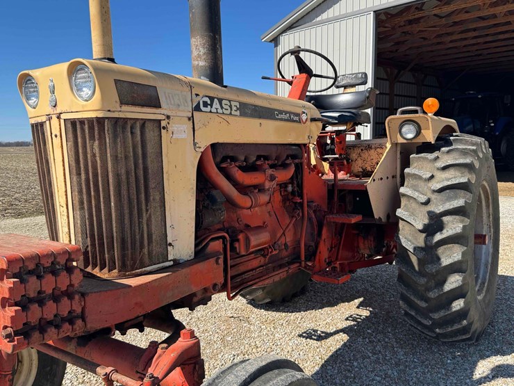 case-1030-comfort-king-tractor,-diesel,-wide-front,-18.4-34-tires,-5-front-weights,-2-remotes,-3pt.,-image-7