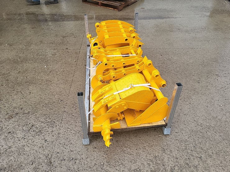 mini-mini-excavator-attachments-image-8