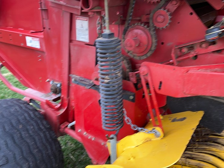 new-holland-br7060-image-19