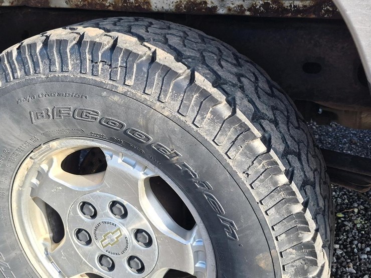 2002-chevrolet-1500-image-11