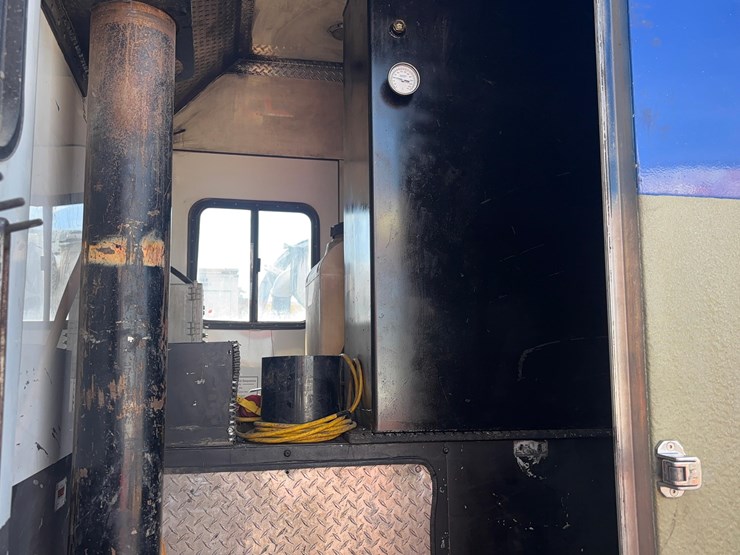 2013-western-star-4900-image-13